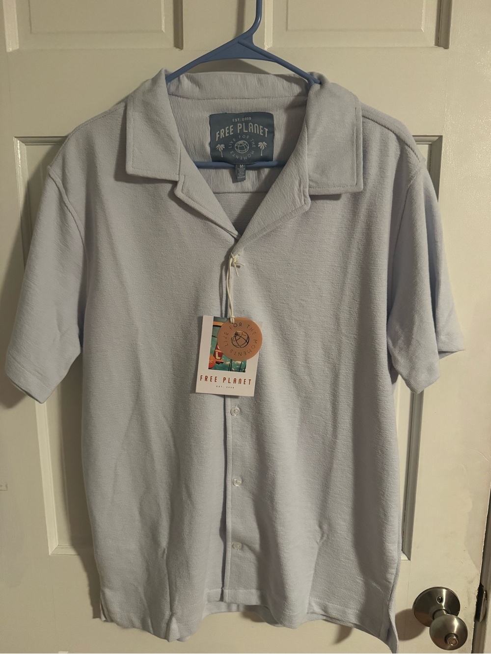 Free Planet Men's Light Blue Short Sleeve Shirt Size Medium New with Tags